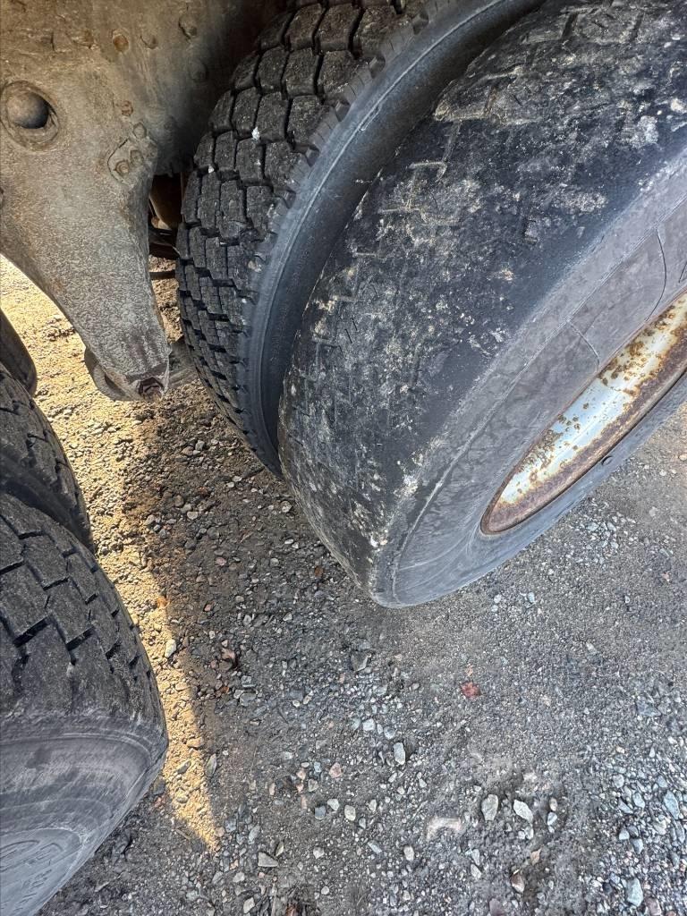 Scania R 12 6x2 Metsäkoneritilät