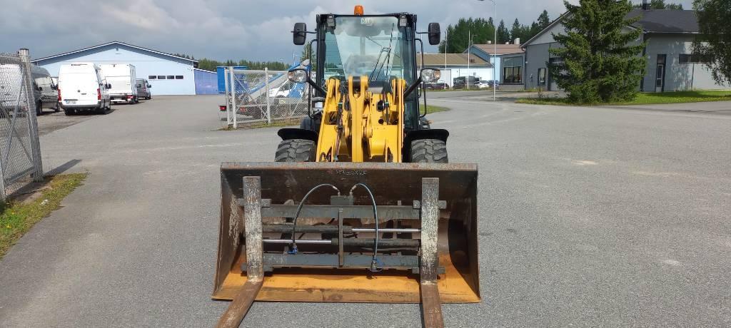 CAT 906M Pyöräkuormaajat