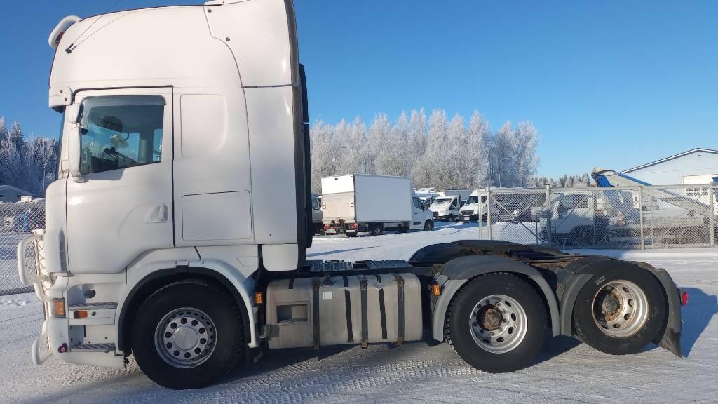 Scania R560 6x2 Vetopöytäautot