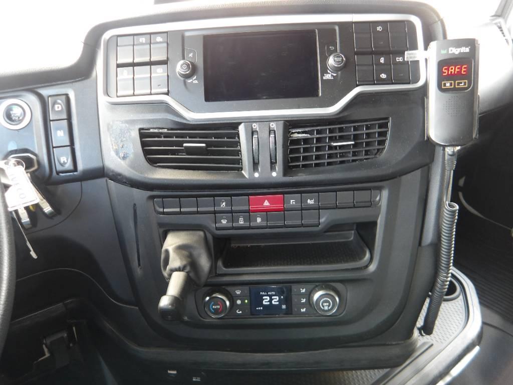 Iveco AS 440 STY Vetopöytäautot