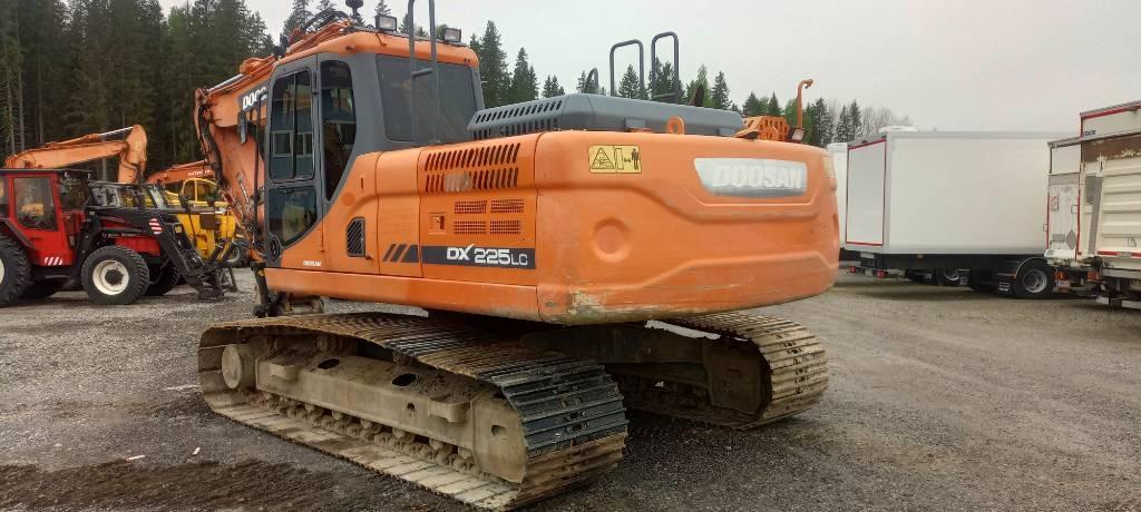 Doosan DX 225 LC Telakaivukoneet
