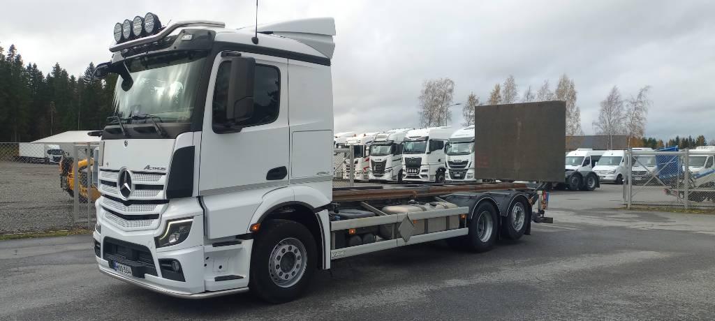 Mercedes-Benz Actros L2553 6x2 Kontti-/tasonostoautot