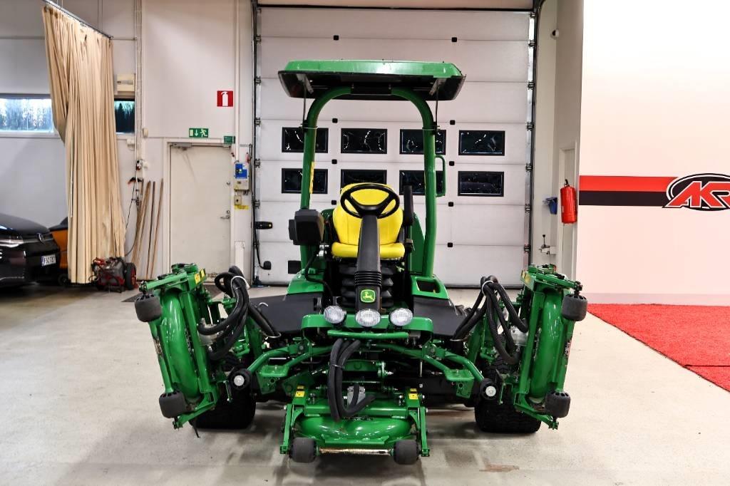 John Deere 9009 A Reuna-alueiden ja karheikkojen leikkurit